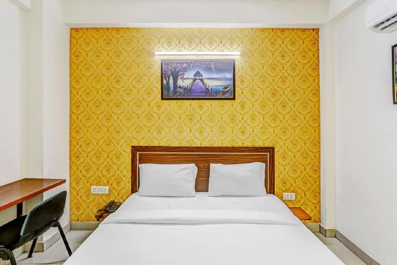 Hotel Noida Continental At Noida City Center Экстерьер фото