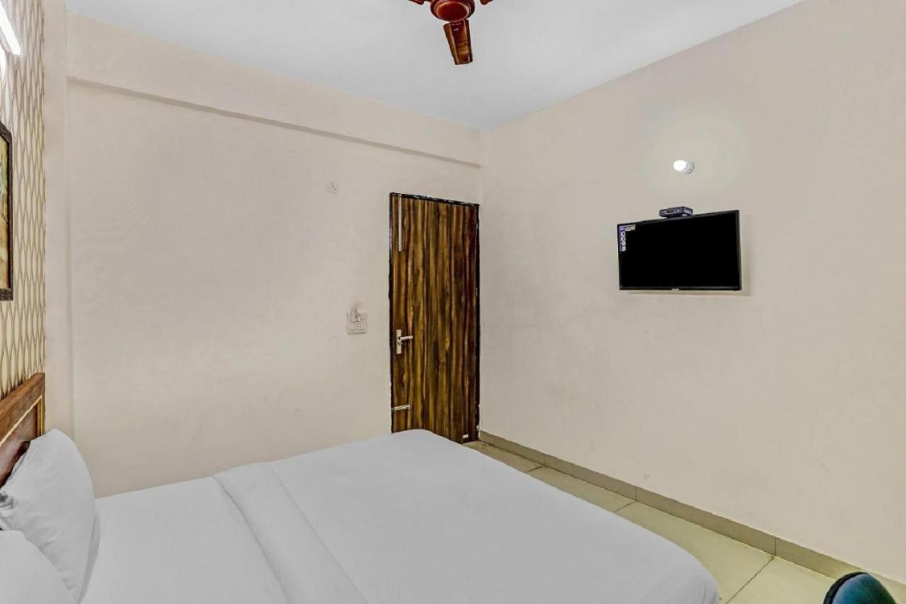 Hotel Noida Continental At Noida City Center Экстерьер фото